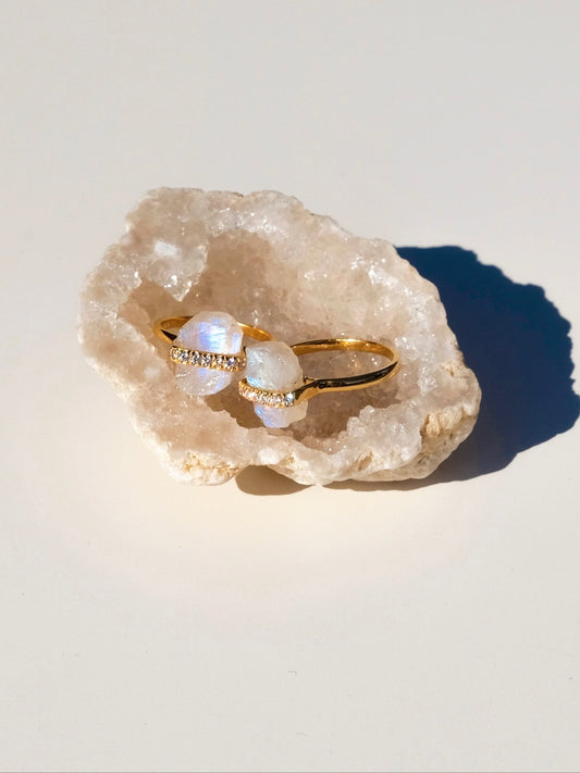 Raw moonstone ring gold